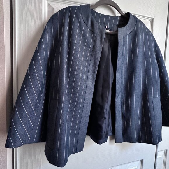 Women's Sz 6 Tommy Hilfiger Gray Pinstripe Open Front Cropped Collarless Blazer - Picture 10 of 10